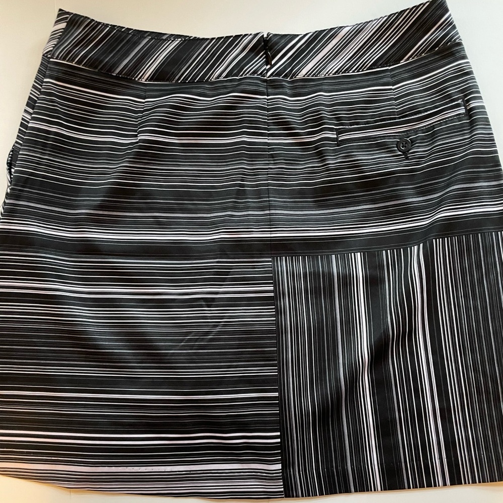 Lady Hagan size 4 Women’s Golf Skort